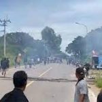 Bentrok Masyarakat dengan Aparat Kepolisian di Kota Batam