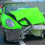 Kecelakaan di Tol Porong, Mobil Porsche Tabrak Minibus Grand Livina